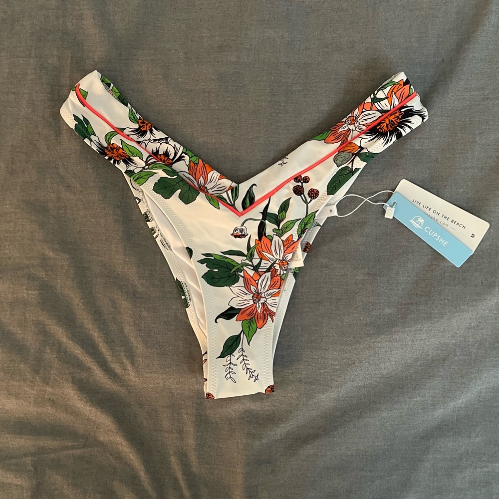 Cupshe Low Waist, High-cut bikini bottom
